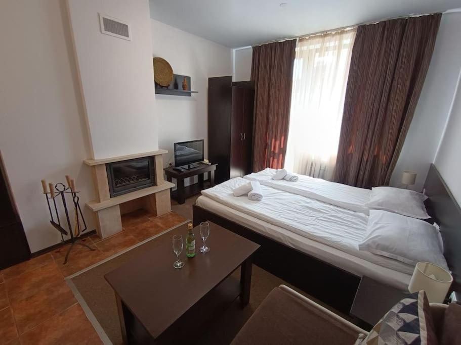 Студио В Хотел Мария Антоанета Bansko Exteriör bild